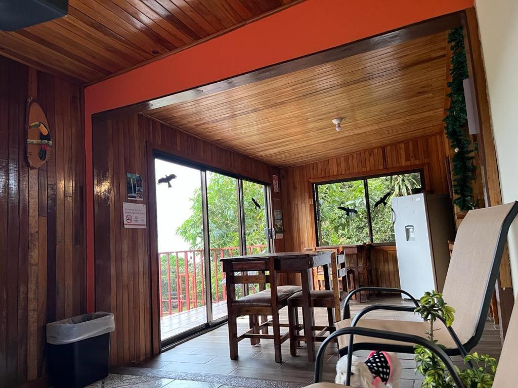 Monteverde Monkey Hostel Exterior photo
