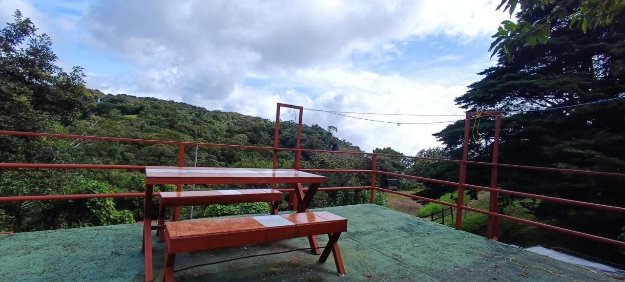 Monteverde Monkey Hostel Exterior photo